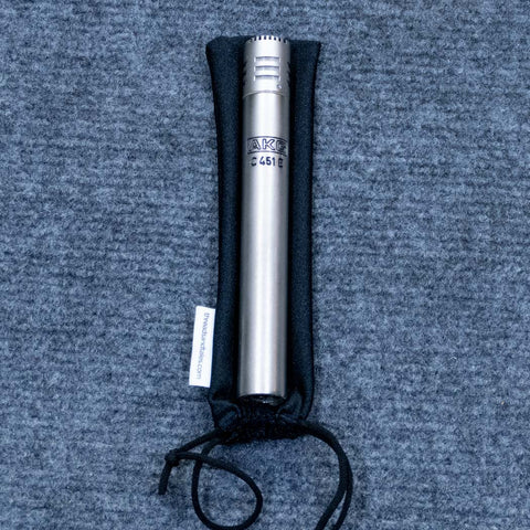 Mic laying on a synthetic narrow size mic dust cover